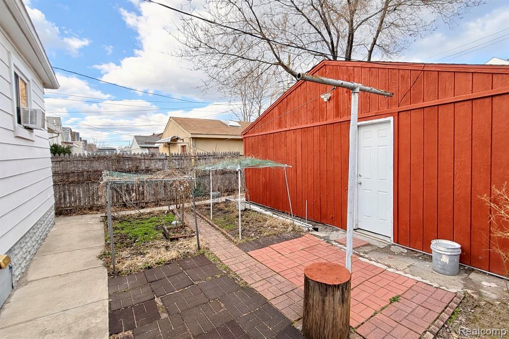 11334 Klinger Street, Hamtramck, MI 48212 — Photo 15