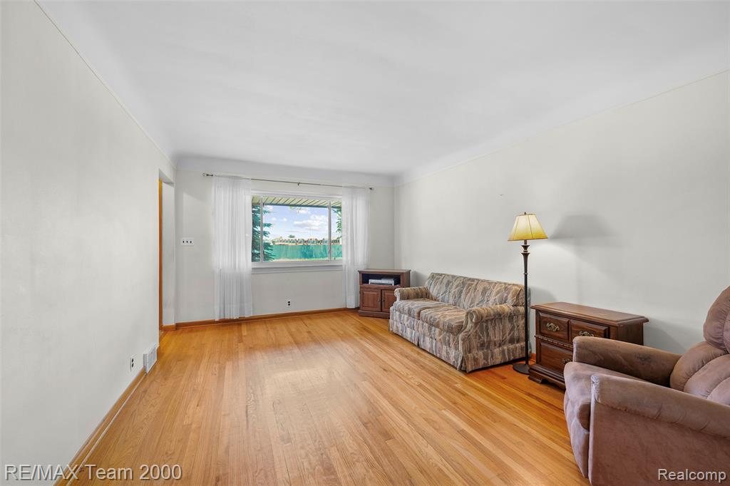 6514 Maple Street, Dearborn, MI 48126 — Photo 8