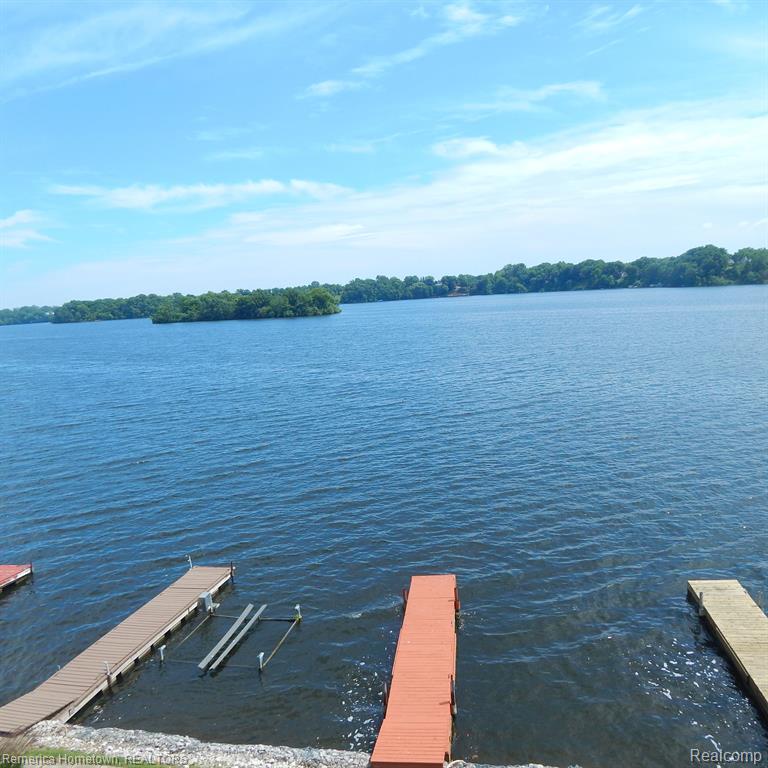 812 cliffs Drive, Ypsilanti, MI 48198 — Photo 42
