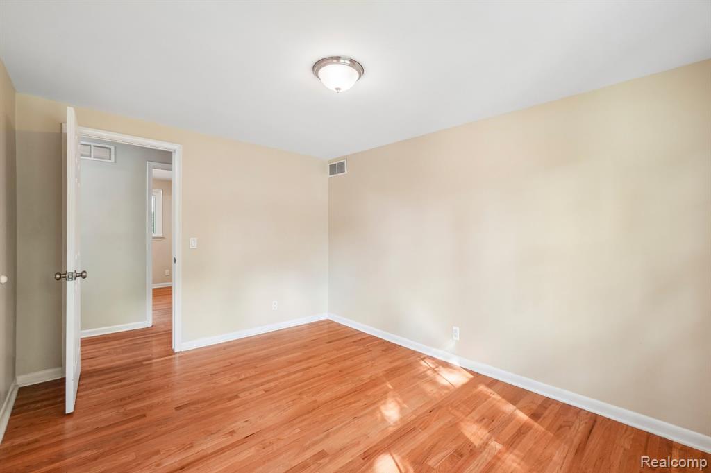 2675 Douglas Drive, Bloomfield Hills, MI 48304 — Photo 21