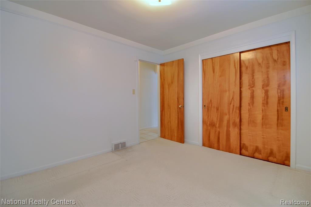 6511 Henry Ruff Road, Garden City, MI — Photo 18