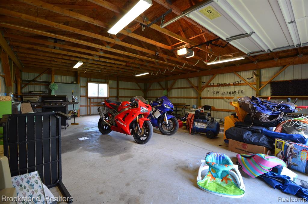 10083 HEGEL Road, Goodrich Vlg, MI — Photo 29
