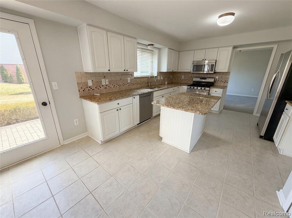 143 Easton Drive, South Lyon, MI 48178 — Photo 2