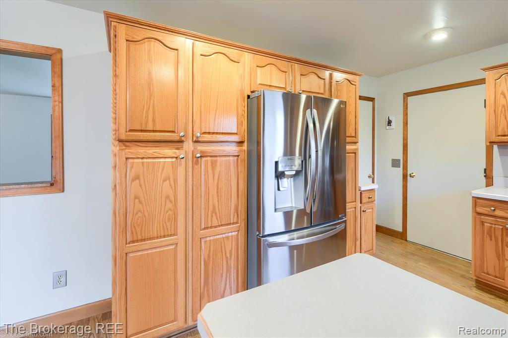 418 Windmill Point Drive, Flushing, MI 48433 — Photo 8