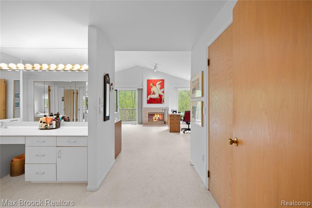 4933 Woodcliff Hill Road N, West Bloomfield, MI 48323 — Photo 13