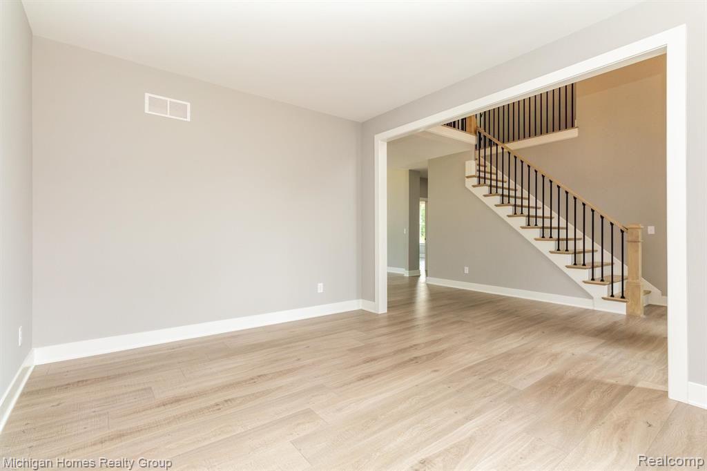 2910 LOON Drive, Wixom, MI 48393 — Photo 26