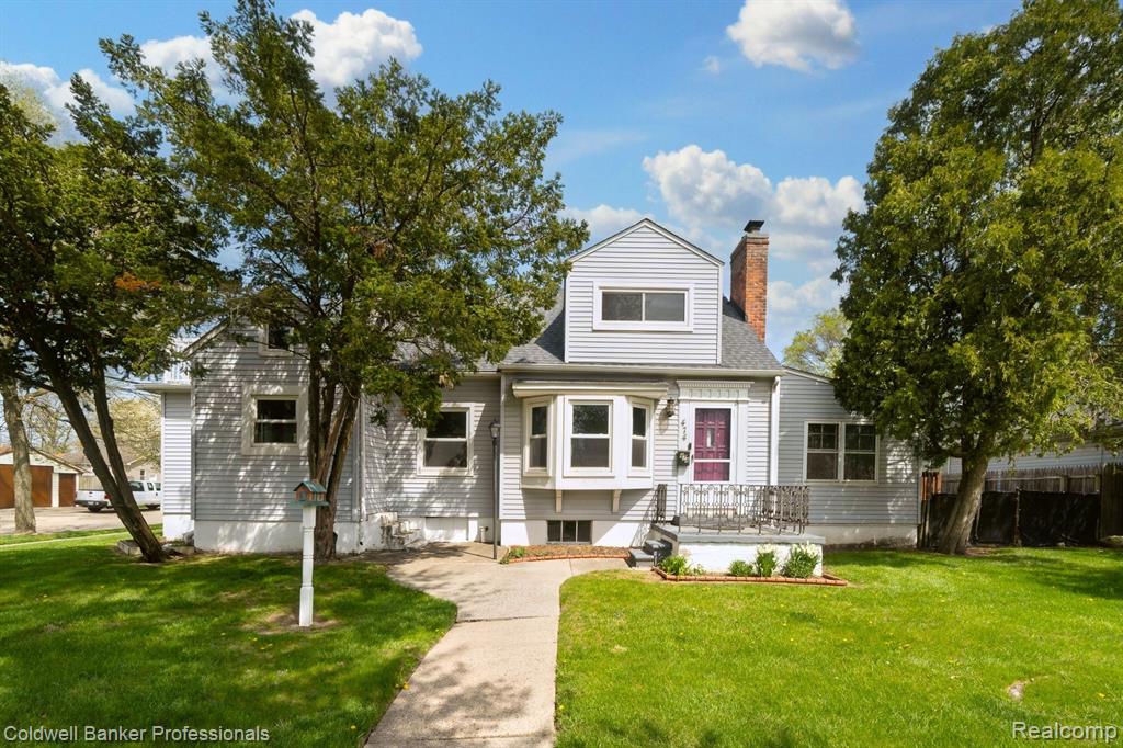 474 W BROCKTON Avenue, Madison Heights, MI 48071 — front exterior