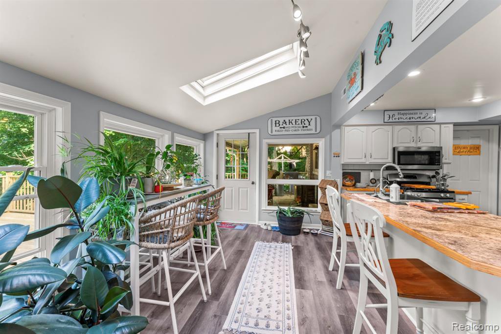 1938 Lakeview Drive, Lapeer, MI 48446 — Photo 4