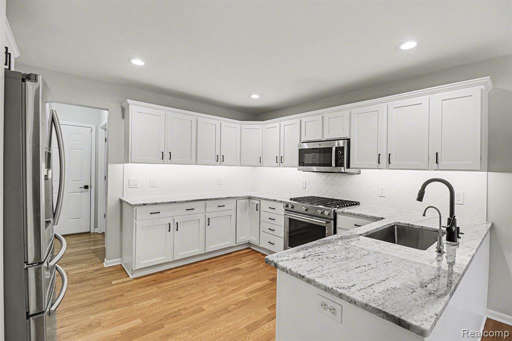 761 Milford Glen Court, Milford, MI 48381 — Photo 6