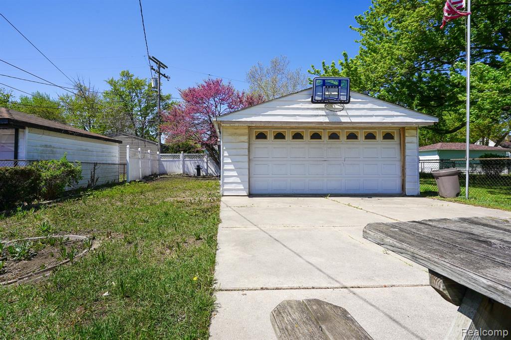 4620 DUDLEY Street, Dearborn Heights, MI 48125 — Photo 5