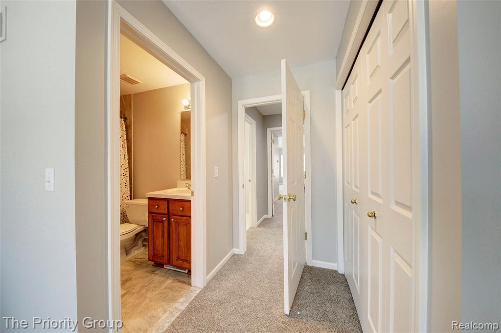 6083 Village Court, Clarkston, MI — Photo 55