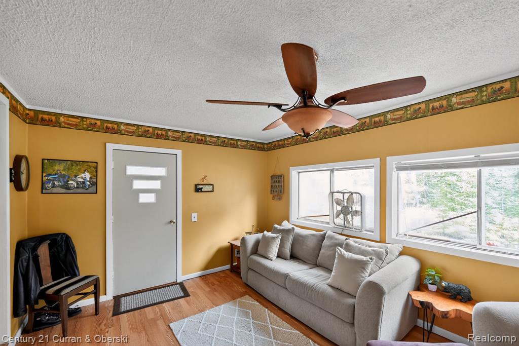 10 S Imperial Drive, MI 48763 — Photo 5