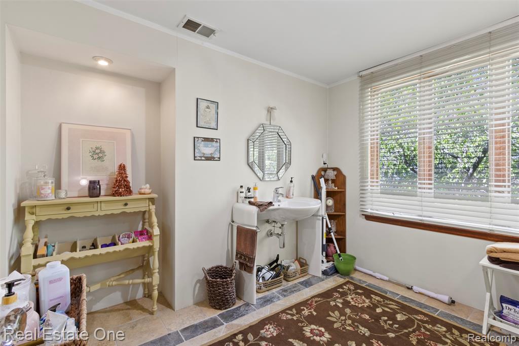 939 S HIGHLAND Street, Dearborn, MI 48124 — Photo 30