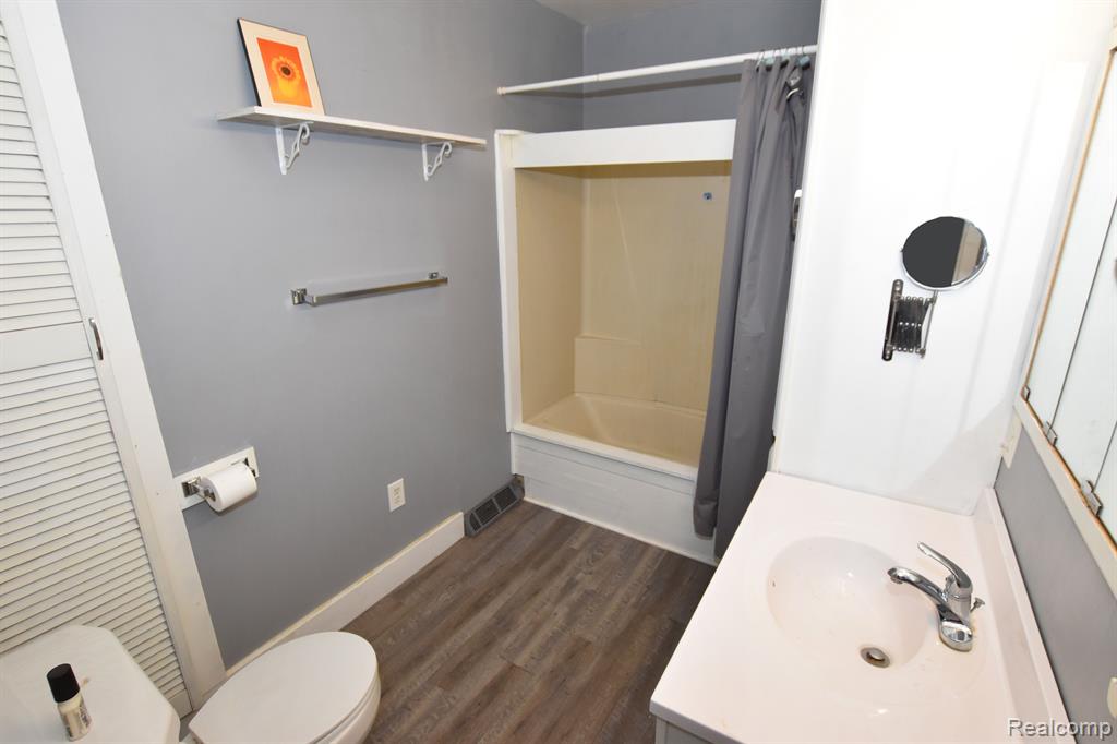8107 E BRISTOL Road, Davison, MI 48423 — Photo 15