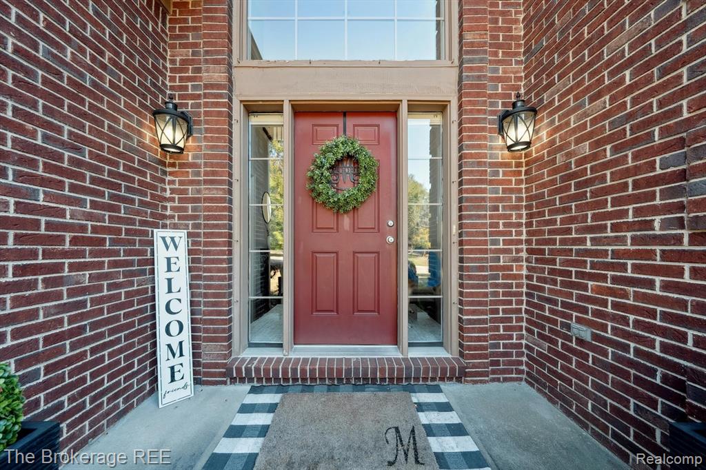 8000 Barrington Lane, Clarkston, MI 48348 — Photo 3