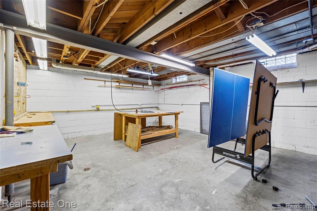 28615 Bloomfield Drive, Lathrup Village, MI 48076 — Photo 46