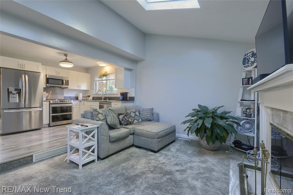 851 N Webik Avenue, Clawson, MI — Photo 10
