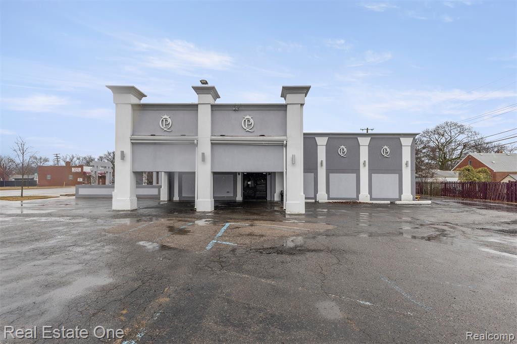 16736 Ecorse Road - Photo 4
