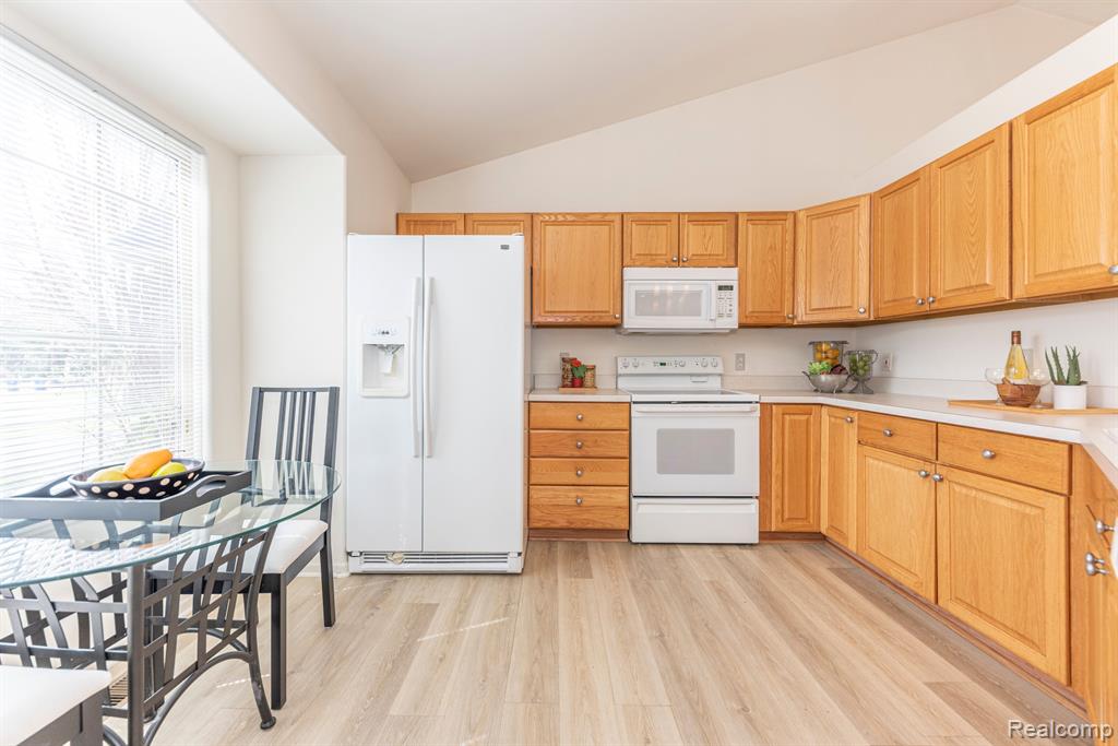 4036 BOULDER POND Drive, 15, Ann Arbor, MI 48108 — Photo 14