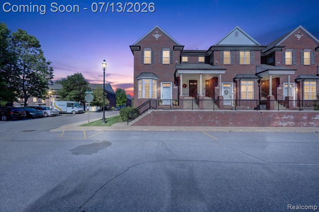 53118 Providence Drive E, 41, Utica, MI 48316 — Photo 2