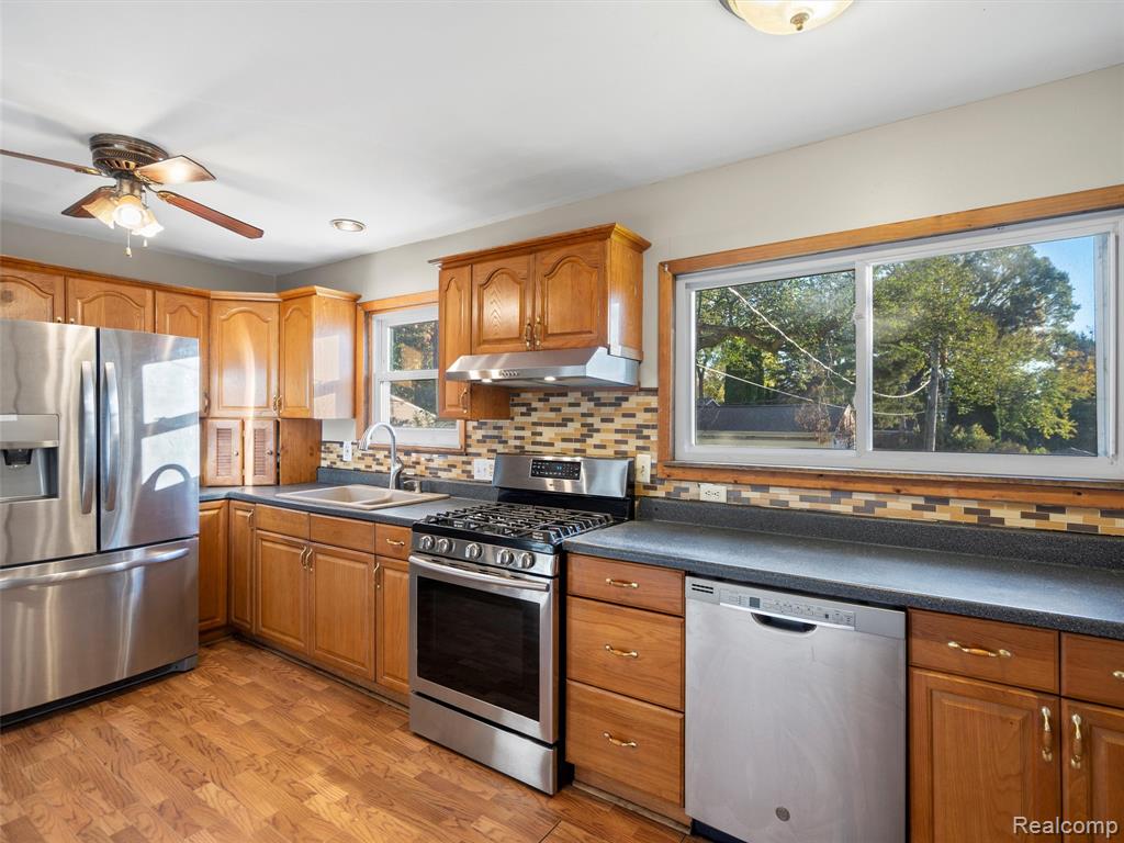 845 Harry Paul Drive, Lake Orion, MI 48362 — Photo 14