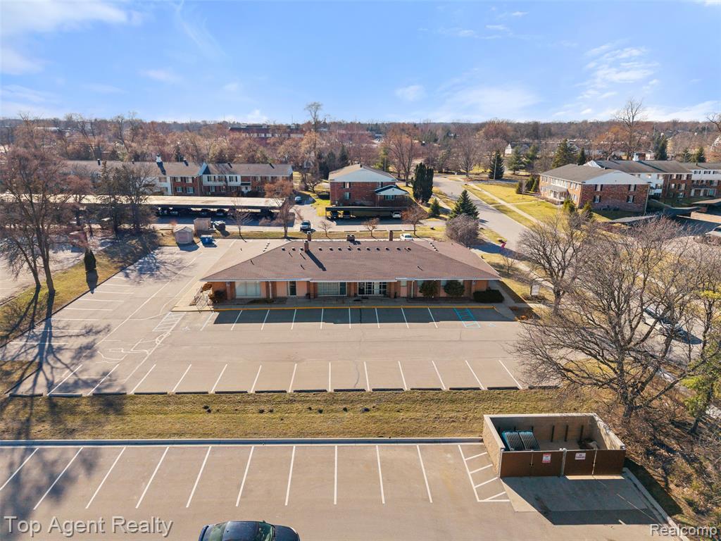 967 Oakwood Drive, Rochester, MI 48307 — front exterior