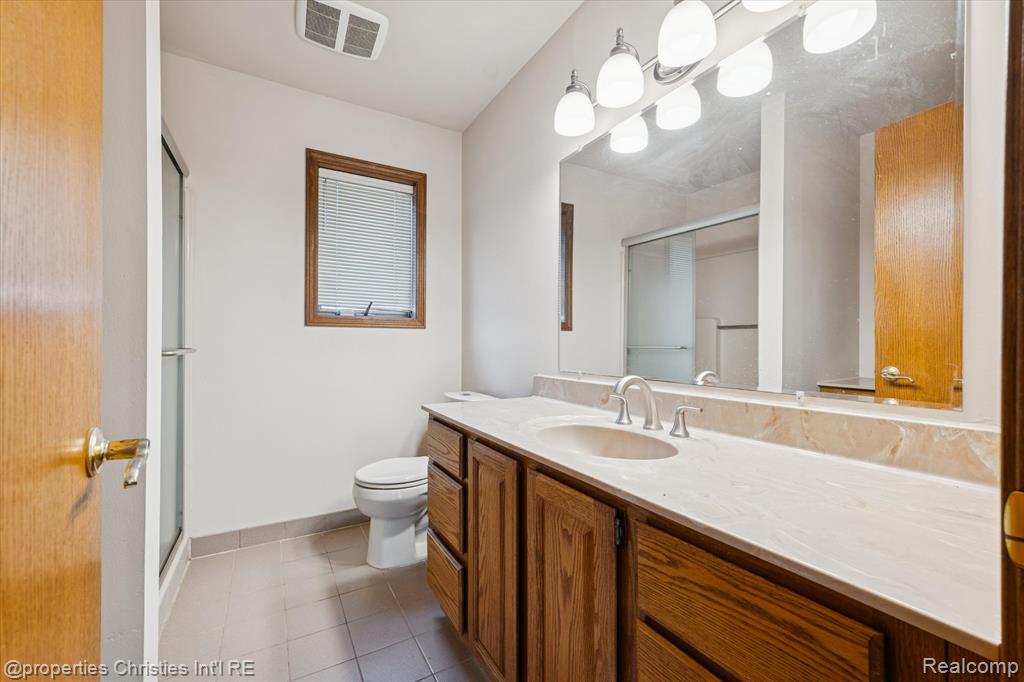 48818 Pebble Lane, Novi, MI — Photo 39