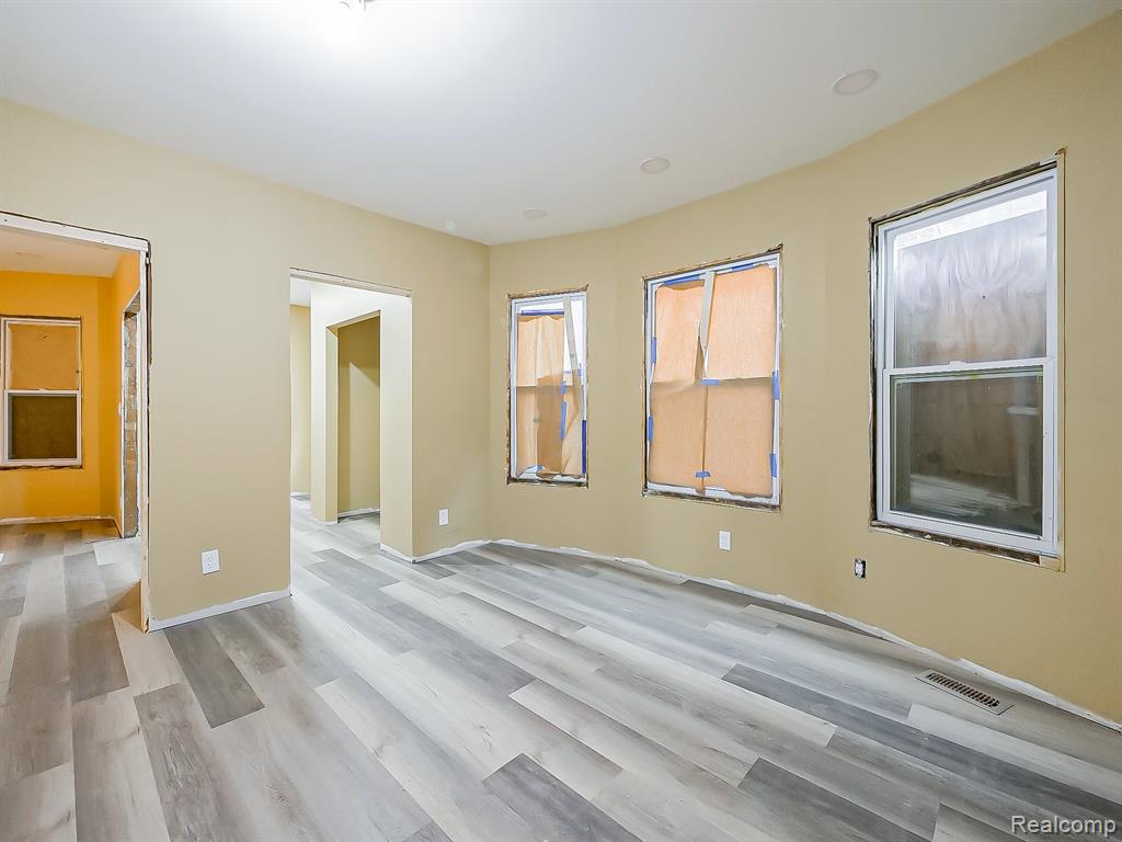 895 Blaine Street, Detroit, MI 48202 — Photo 7