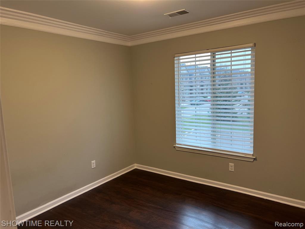 8357 Williamstown Drive, Utica, MI 48316 — Photo 13