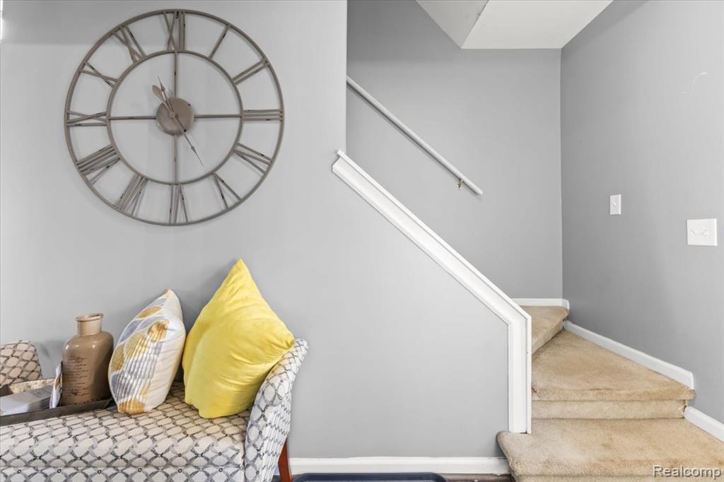 203 Lac Sainte Claire Drive, Saint Clair Shores, MI, 48082