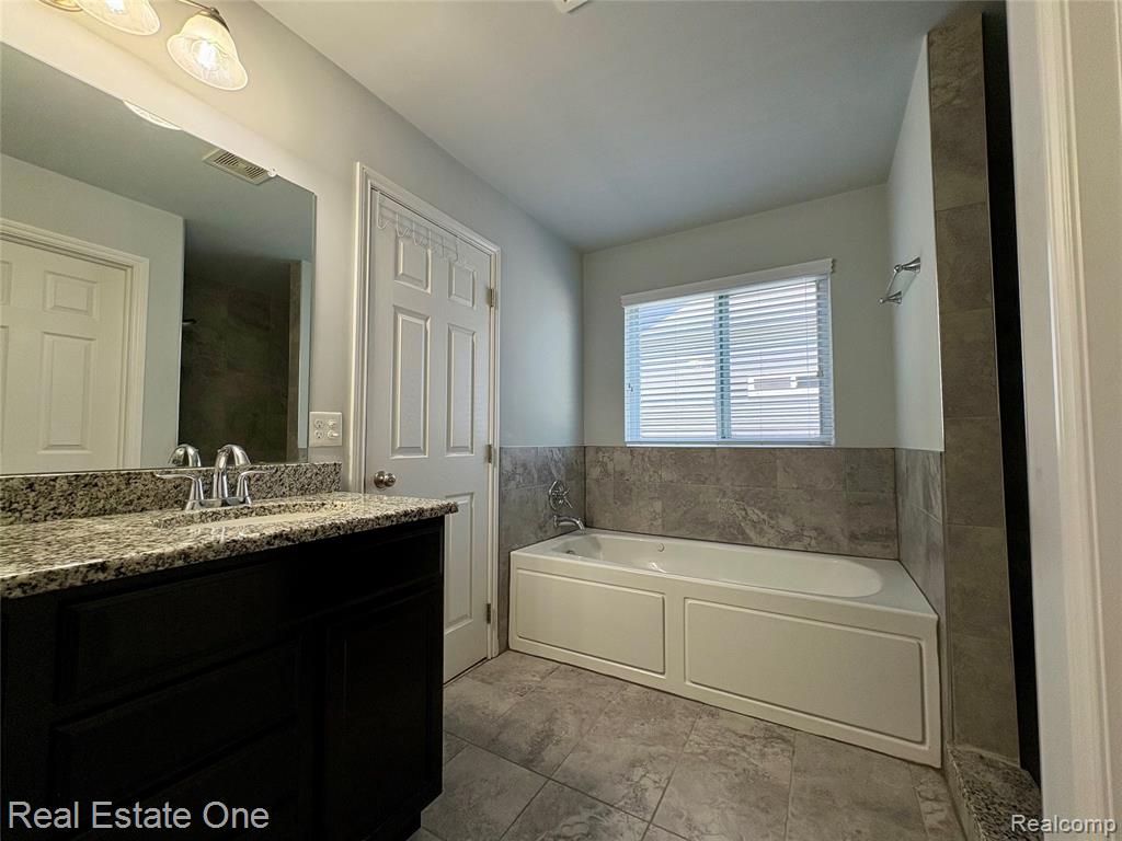 329 Beaver Run, Holly, MI 48442 — Photo 22
