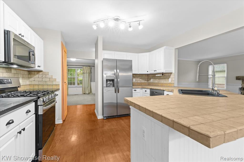 4254 Warrington Drive, Wixom, MI 48393 — Photo 10