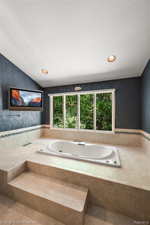 4872 Cliffside Drive, West Bloomfield, MI 48323 — Photo 20