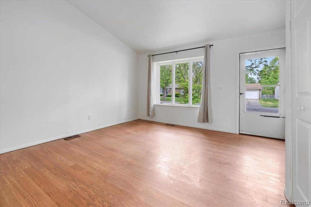 5901 Willowbridge Road, Ypsilanti, MI 48197 — Photo 8