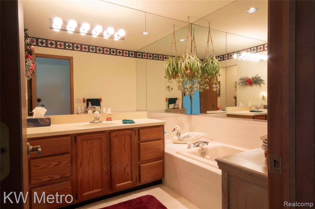 42664 Jason Court, 88, Sterling Heights, MI 48313 — Photo 8