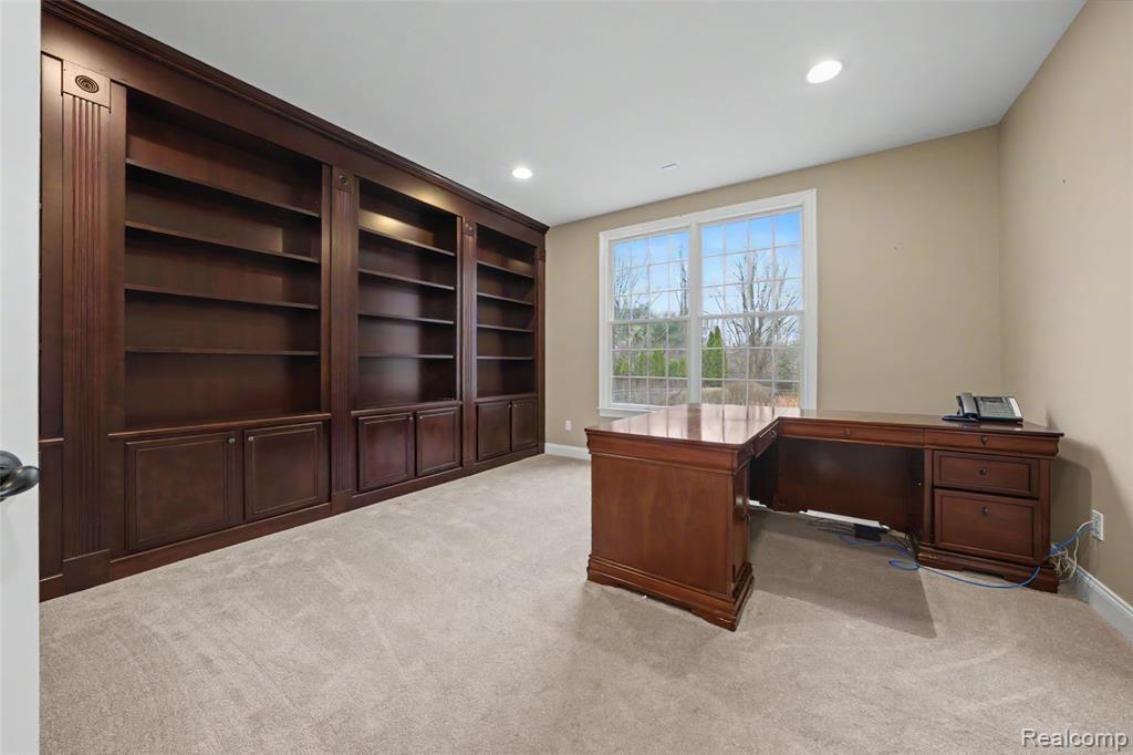 7286 Brentwood Court, Ypsilanti, MI 48198 — Photo 36