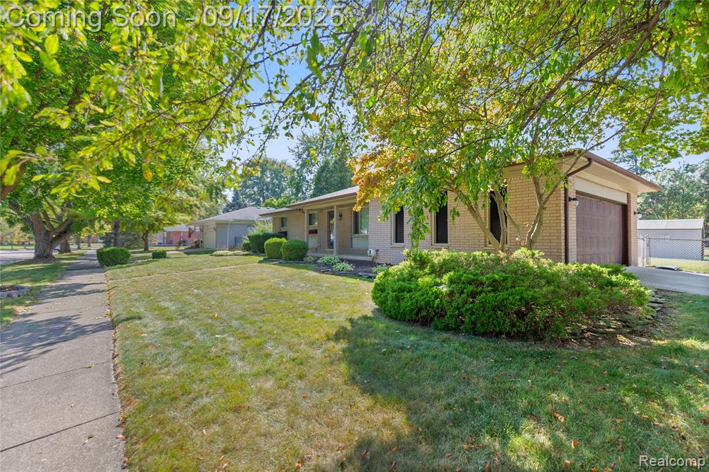 41885 Coulon Drive, Clinton Twp, MI 48038 — Photo 36