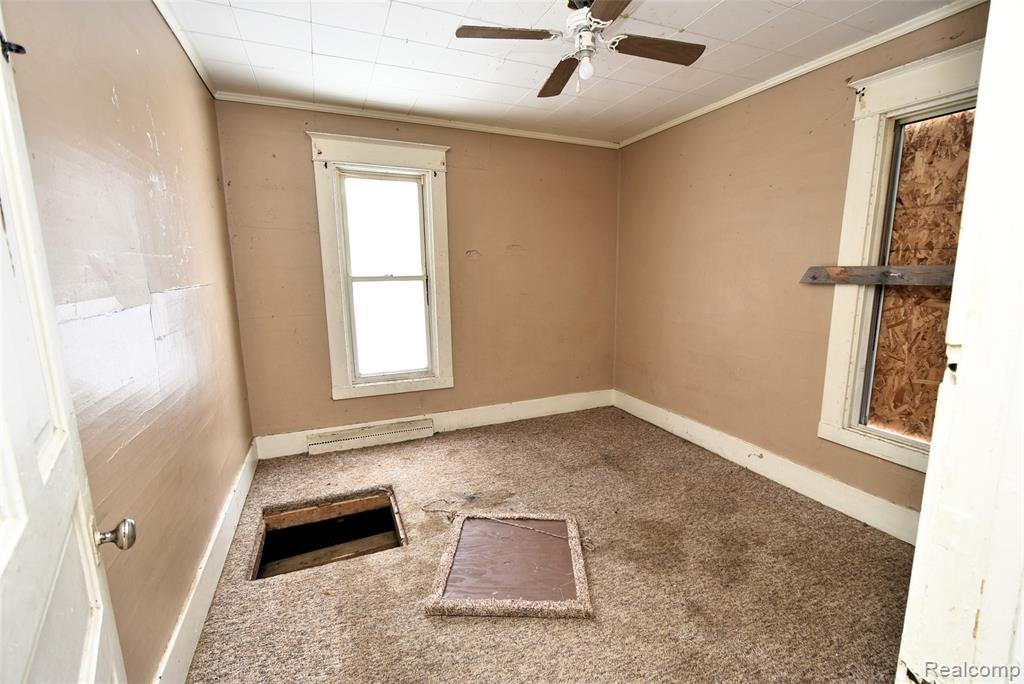 403 E King Street E, Owosso, MI 48867 — Photo 14