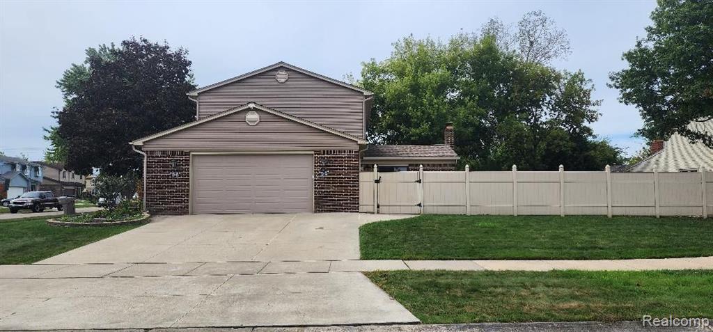 210 N PRINCESS Drive W, Canton, MI 48188 — Photo 4