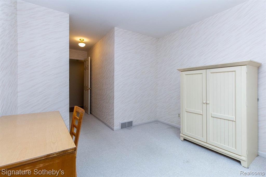19710 W 13 Mile Road, 101, Beverly Hills, MI 48025 — Photo 27