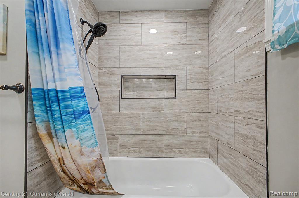 5375 Mayfair Street, Dearborn Heights, MI 48125 — Photo 26