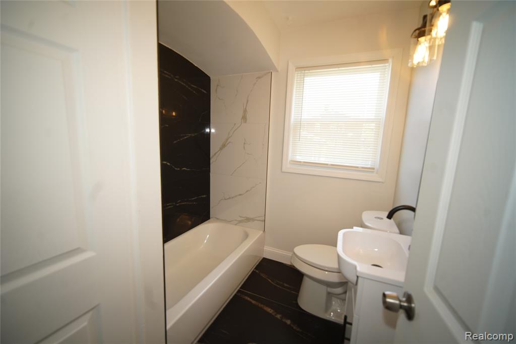 16047 W Chicago Street, Detroit, MI 48228 — Photo 22