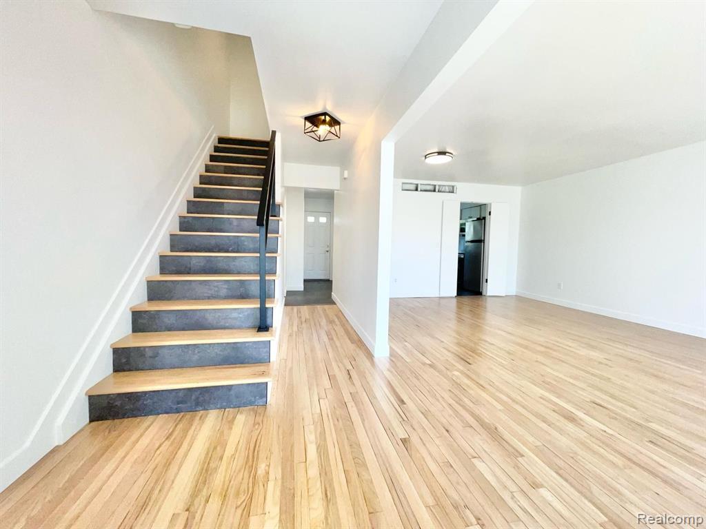 483 FOX HILLS Drive N, Bloomfield Hills, MI 48304 — Photo 4