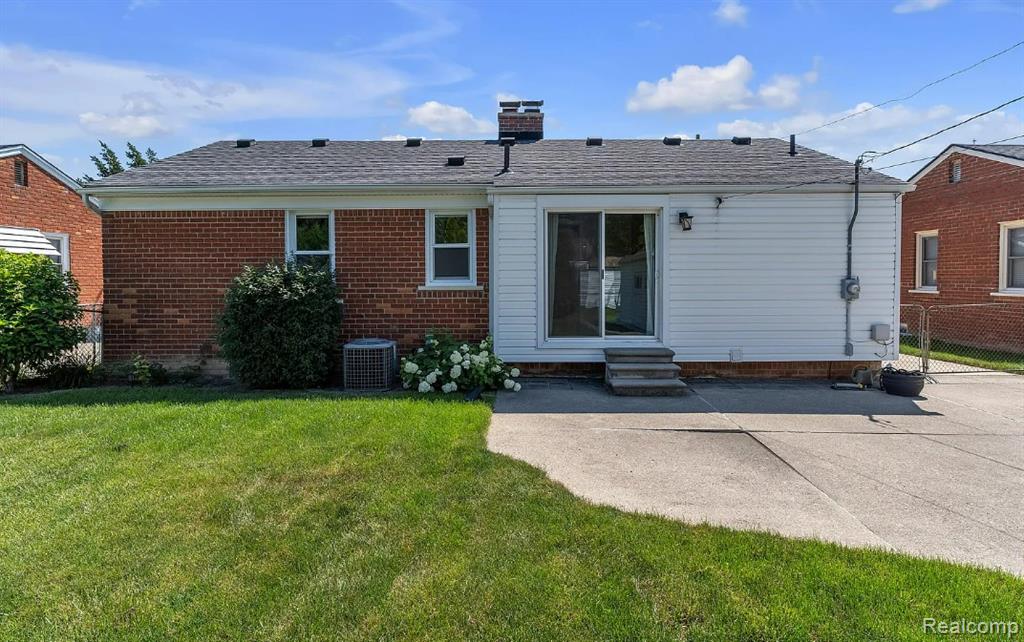 9623 Fairfield Street, Livonia, MI 48150 — Photo 35