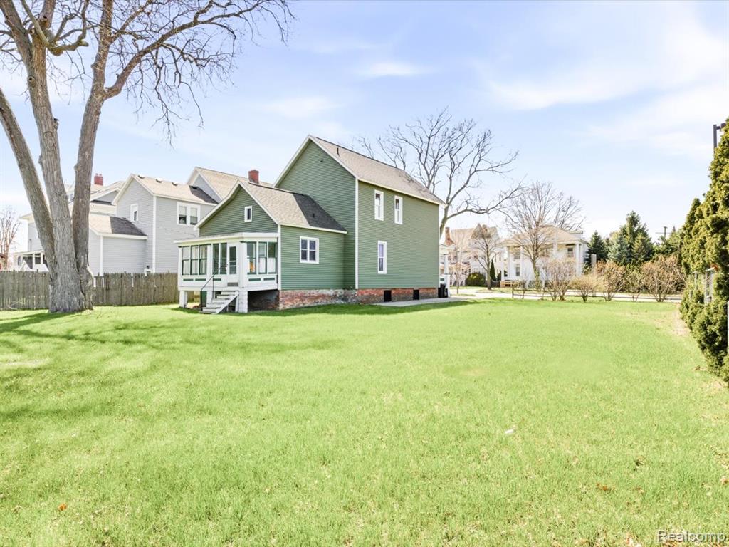 1618 MILITARY Street, Port Huron, MI 48060 — Photo 6