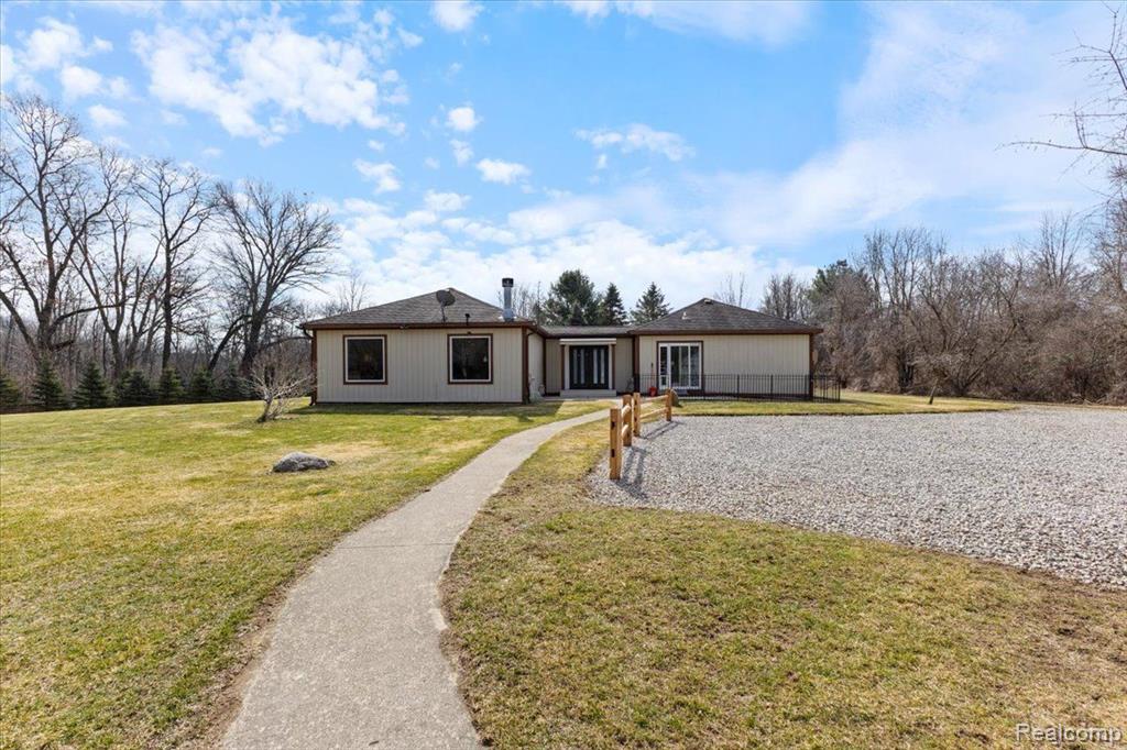 572 CASEMER Road, Lake Orion, MI — Photo 18