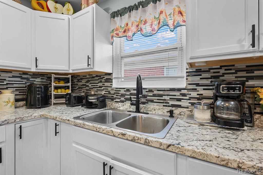 4160 COOLIDGE Avenue, Lincoln Park, MI 48146 — Photo 4