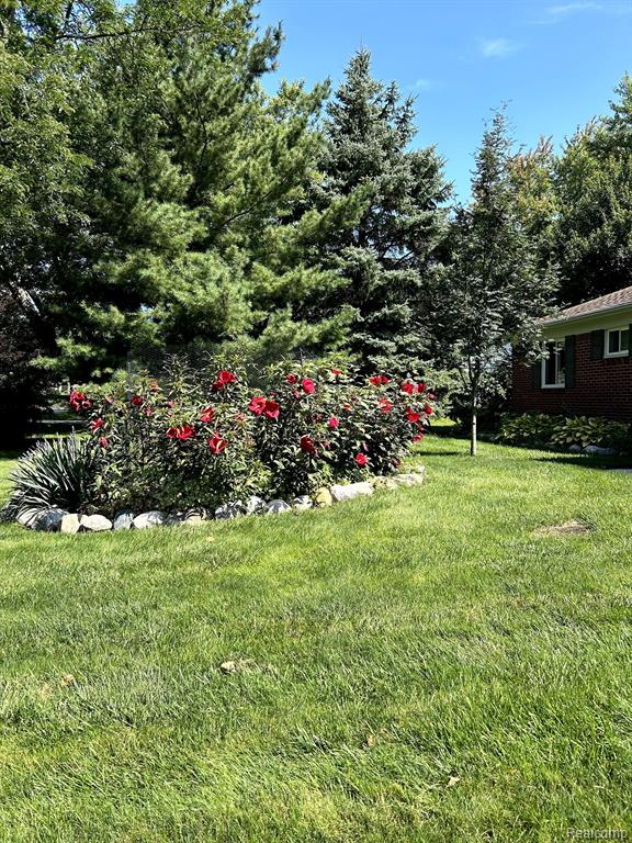 6084 HERBMOOR Street, Troy, MI 48098 — Photo 31
