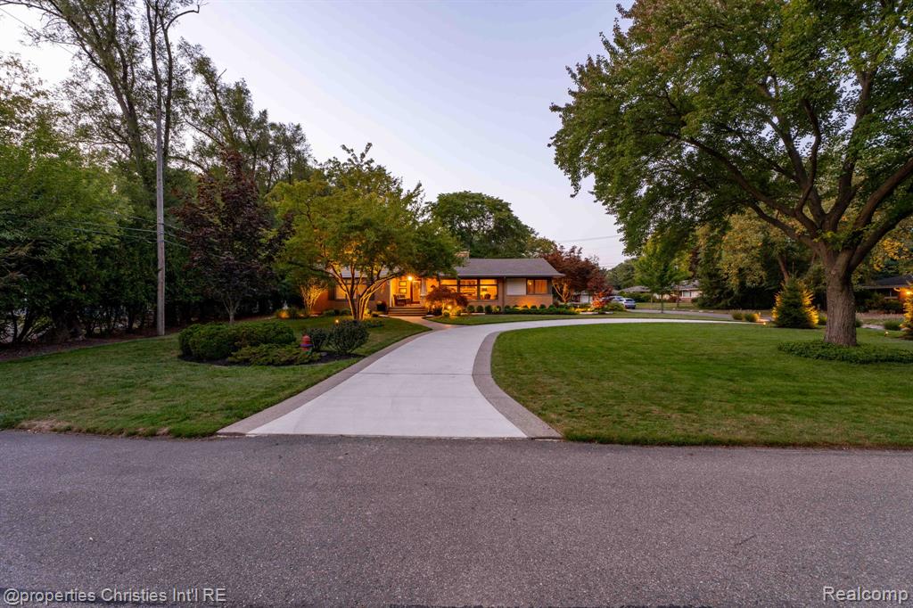 19418 Warwick Street, Beverly Hills, MI 48025 — Photo 72