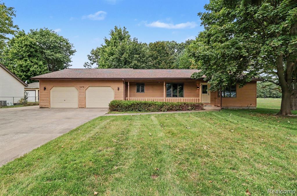 1478 Hendrick Road, Muskegon, MI 49441